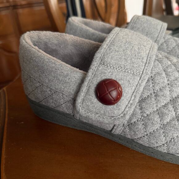 Vionic Jackie Quilted Flannel Slippers Women 9 Light Grey Comfort Adjustable - Picture 8 of 8